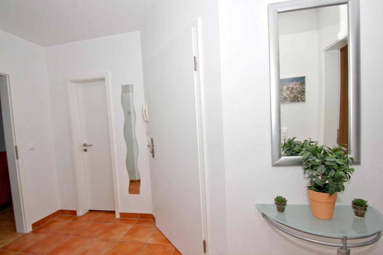 Hafennahe Ferienwohnung Mit Balkon Und Meerblick - Hafenhaeuser Wiek Wohnung 14 Wiek auf Ruegen Exterior foto