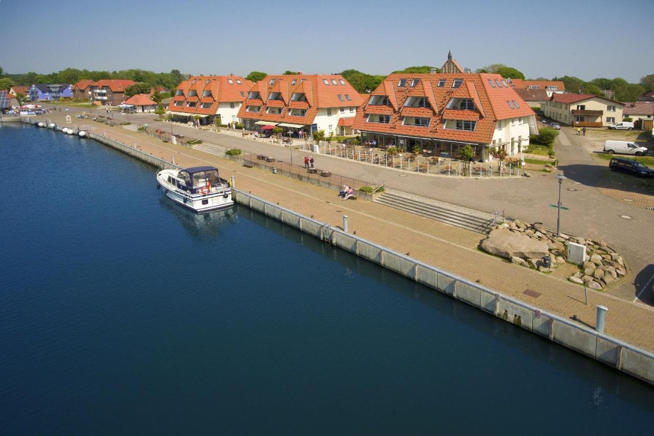 Hafennahe Ferienwohnung Mit Balkon Und Meerblick - Hafenhaeuser Wiek Wohnung 14 Wiek auf Ruegen Exterior foto